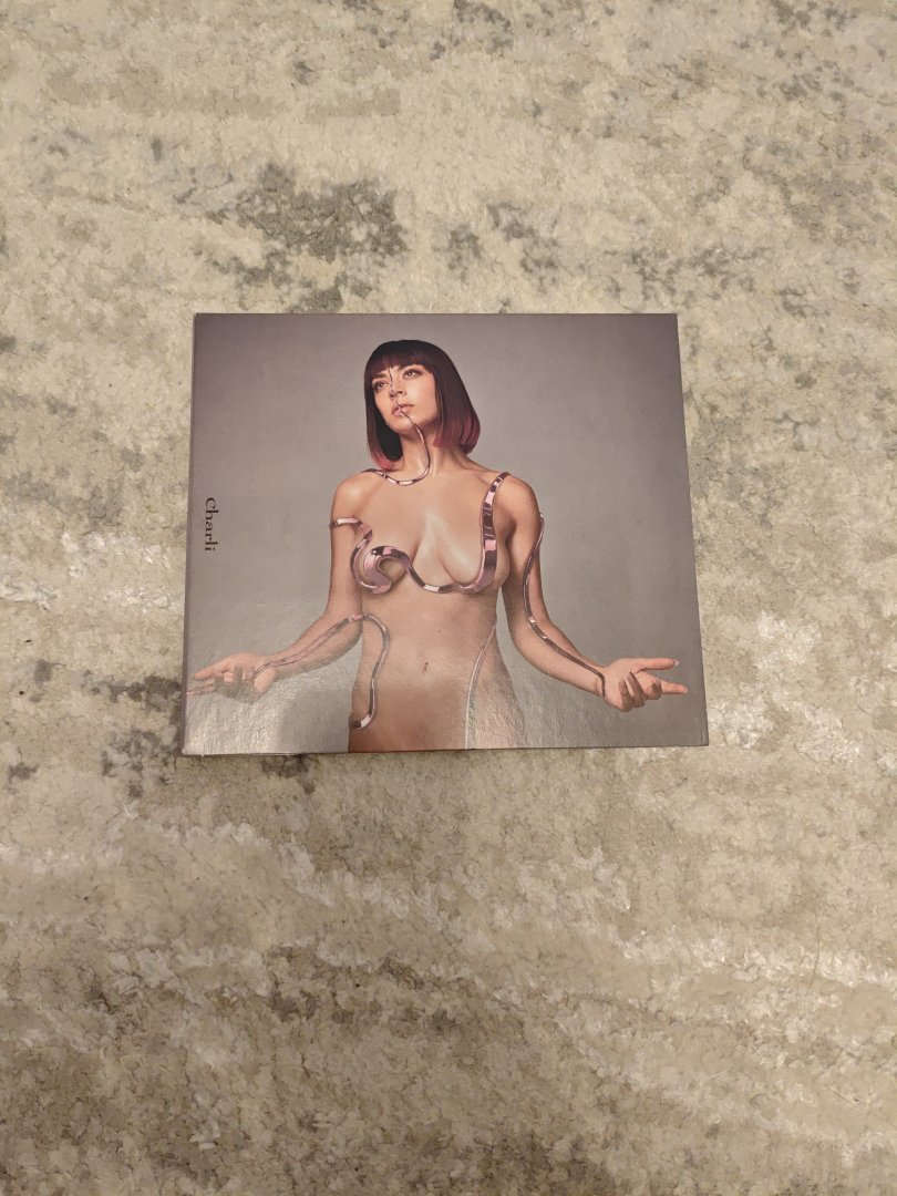 Vând album (cd) 1999 Charlie xcx