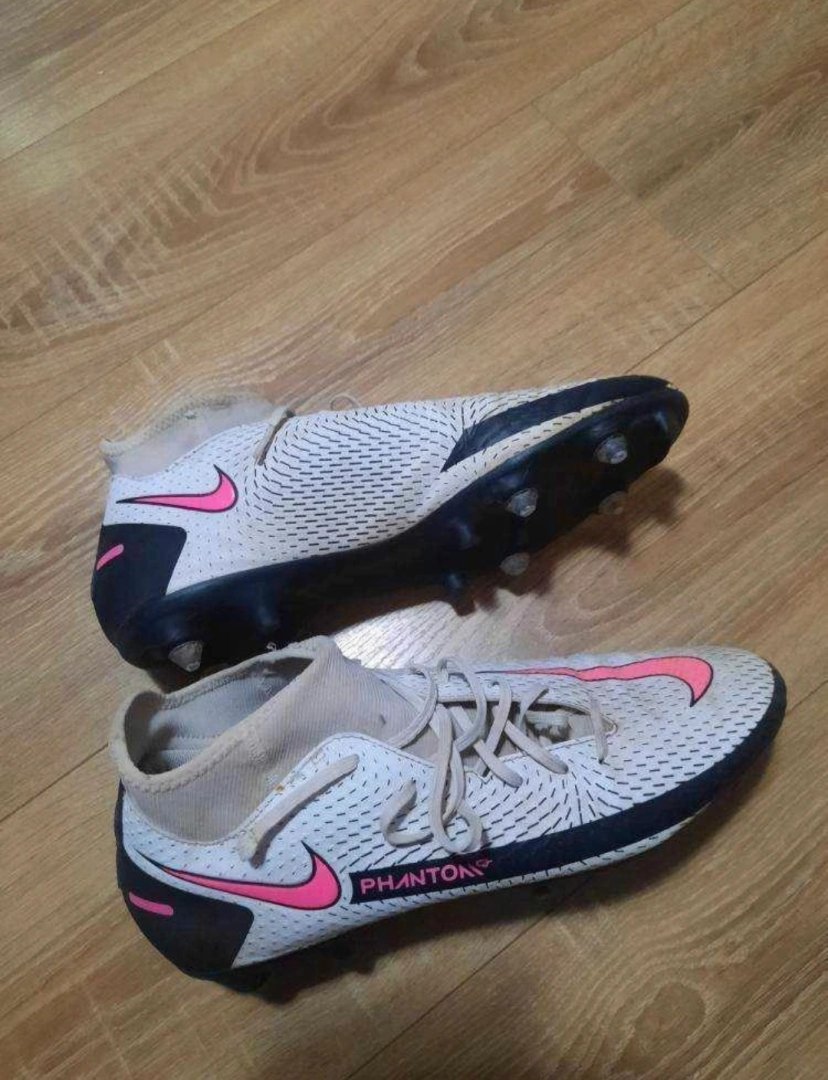 Ghete de fotbal Nike Phantom