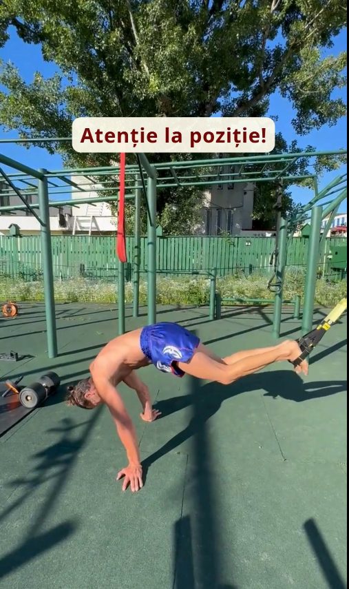 Ofer antrenamente la TRX pentru un abdomen puternic
