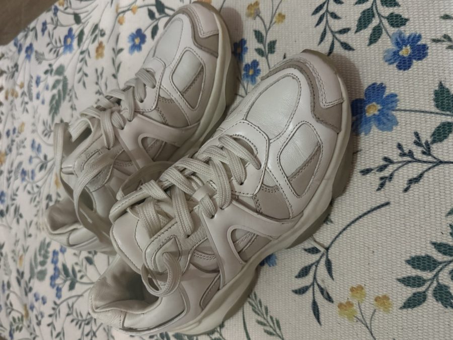 Vând adidasi Massimo Dutti